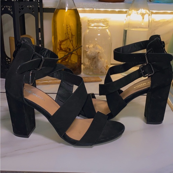Shoes - Elegant Black Strappy Heels